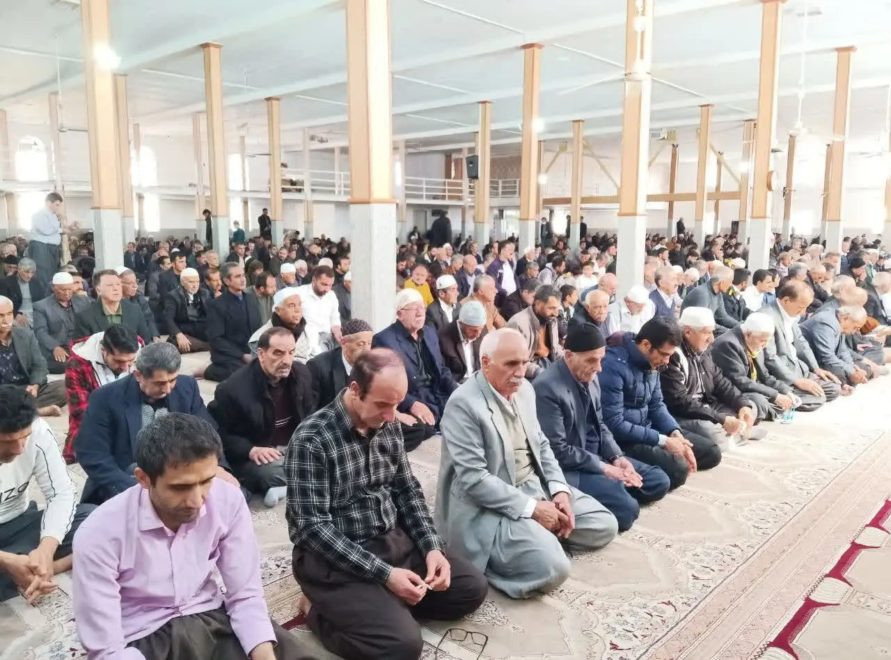 ماموستا اداک: بازاریان در شب چله انصاف را سرلوحه معاملات قرار دهند