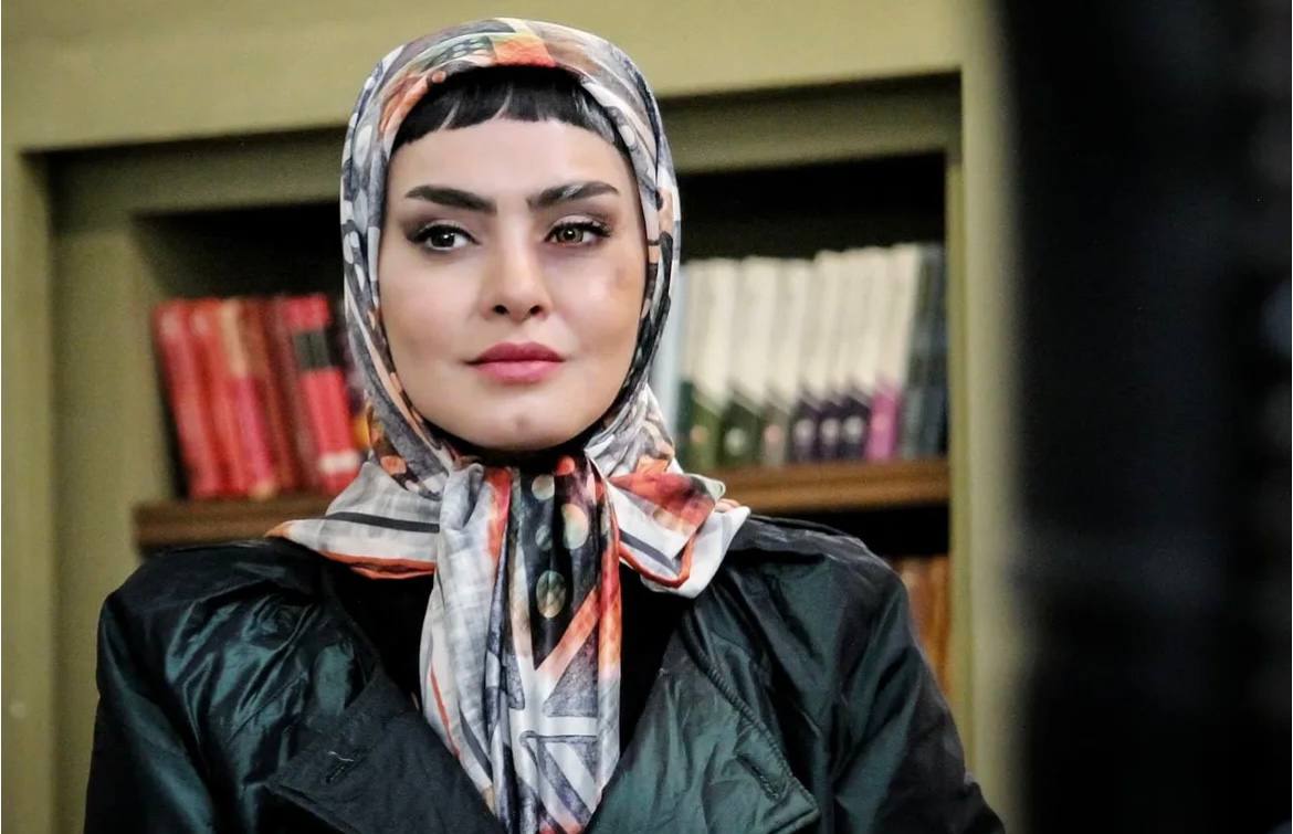 دنیا فتحی