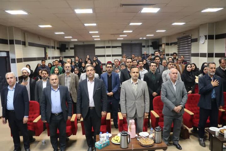 دیگر نمی‌توان به دولت برای اشتغال تکیه کرد؛ دانشجویان کارآفرین شوند