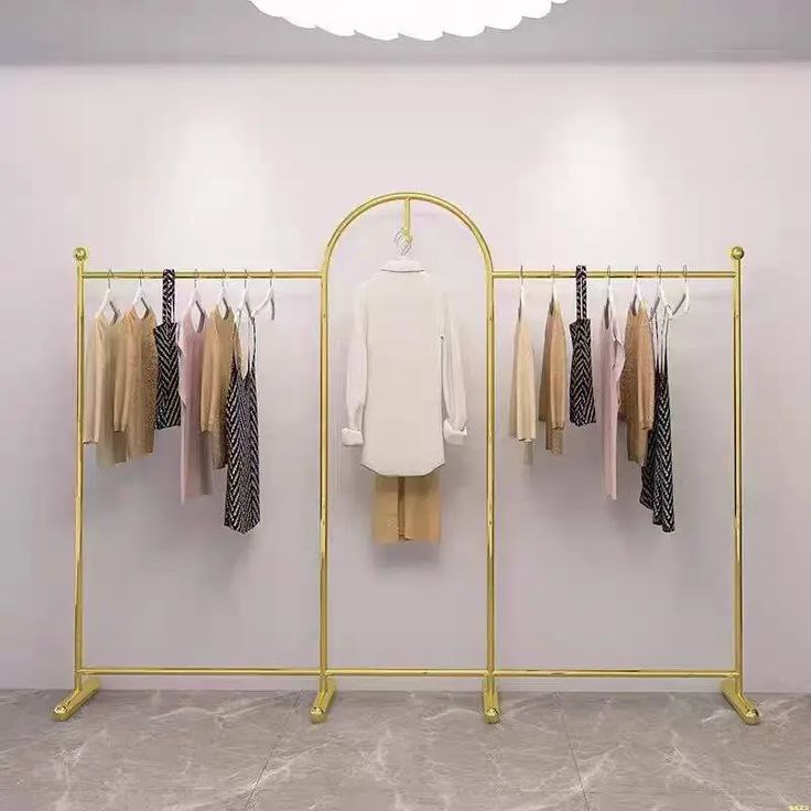 چوب لباسی ایستاده