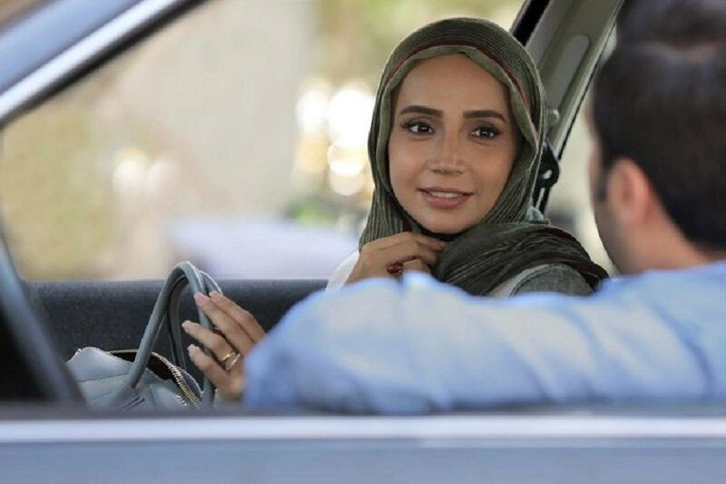 شبنم قلی‌خانی