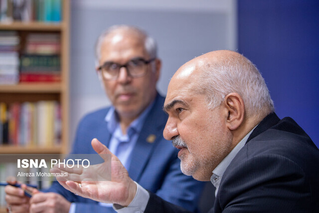 برنامه گسترش دامنه ارتباط با دانشگاه برای حل چالش‌های استان/آموزش استادشاگردی را دنبال کنیم
