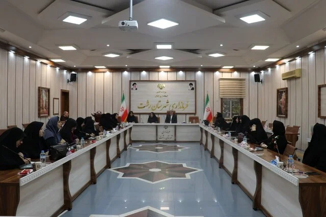 فرماندار رشت: مادران رکن استحکام خانواده و محور تربیتی جامعه محسوب می‌شوند