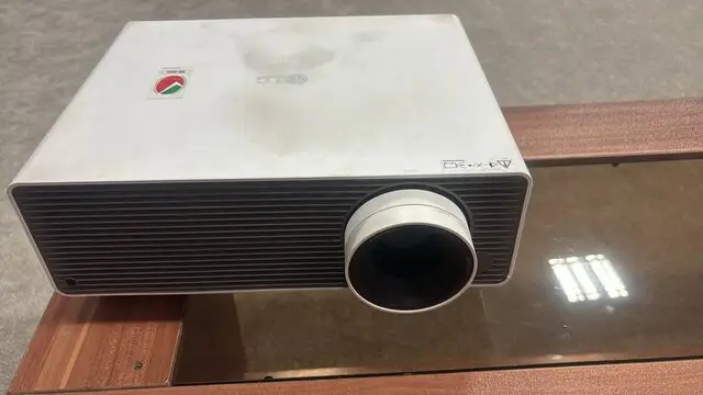 تعطیلی یک سینما / پروژکتورهای بی‌کیفیتی که به جان سینماها افتادند