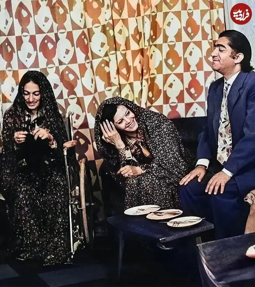 فخری خوروش در ۴۵ سالگی و در کنار عزت‌الله انتظامی؛ سال ۵۳