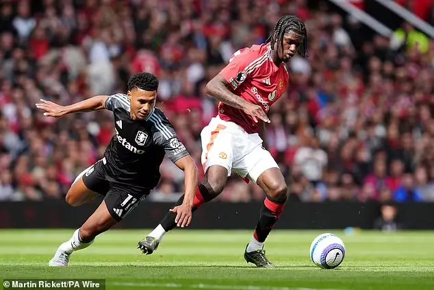 2324888