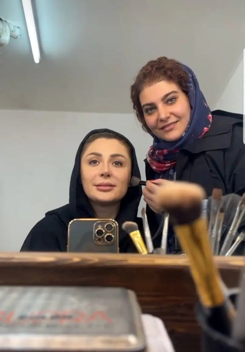 چهره بدون آرایش نیوشا ضیغمی در اتاق گریم 1
