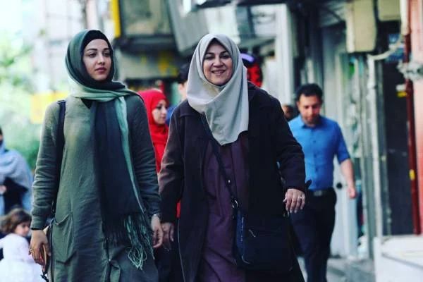 معرفی بهترین فیلم‌ها و نقش‌های روشنک گرامی