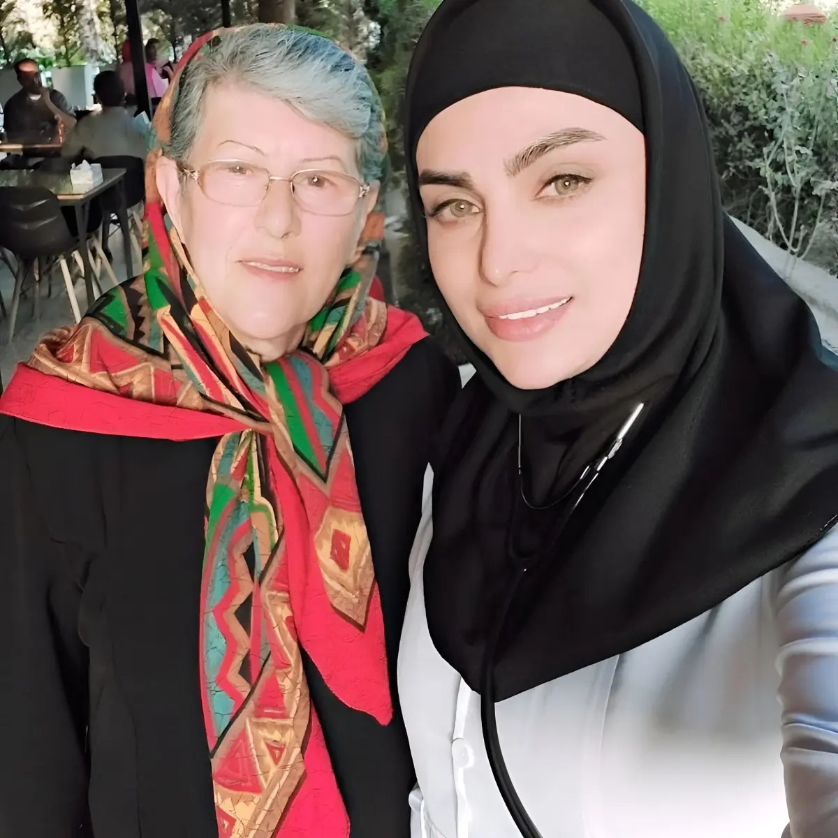 بازیگران سریال عاشقانه ای برای سرباز وظیفه رحمت کنار همسر و خانواده شان
