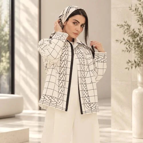 السا فیروزآذر با مینی‌اسکارف