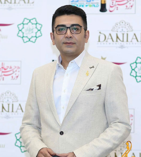 فرزاد حسنی