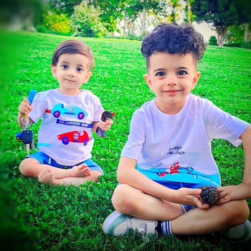 عکس/سلفی سالار سریال پایتخت با برادر کوچکترش