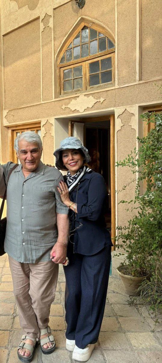 مهدی هاشمی و همسر دومش در اصفهان 1