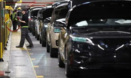تولد دوباره خودروسازی انگلیس با ورود خودروهای برقی و بازگشت جگوار لندرور