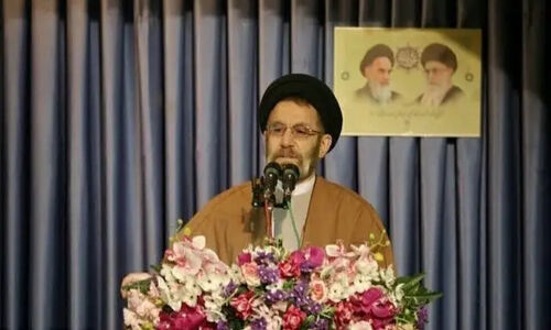 نماینده ولی‌فقیه در لرستان هشدار داد: جهاد تبیین فرهنگی، تنها راه نجات نسل جوان است!