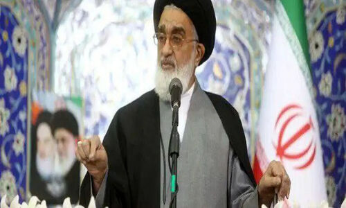 امام جمعه قم: بارش‌های اخیر، ثمره نماز باران و معجزه دعاست!