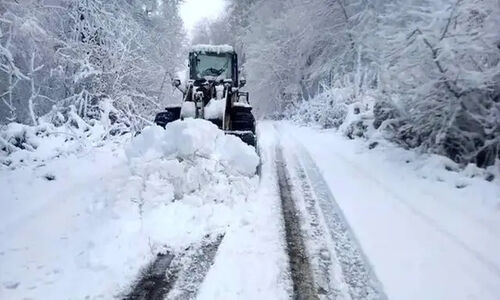 بازگشایی فوری راه ۷۱ روستای مازندران پس از برف سنگین ۴۰ سانتی‌متری
