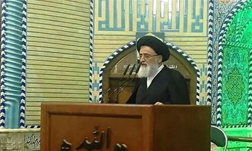 امام جمعه یزد: خوداتکایی و فناوری نوین، تنها راه پیشرفت واقعی کشور است!