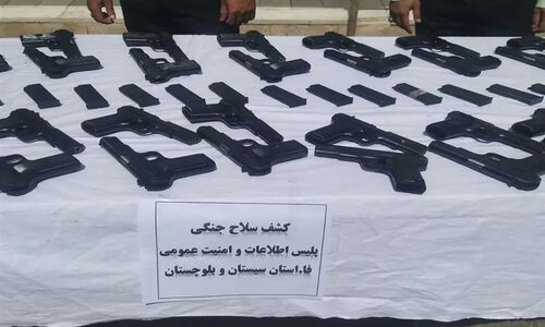 انهدام باند قاچاق سلاح در سیستان و بلوچستان؛ کشف ۱۵۰ قبضه کلت در عملیاتی نفس‌گیر
