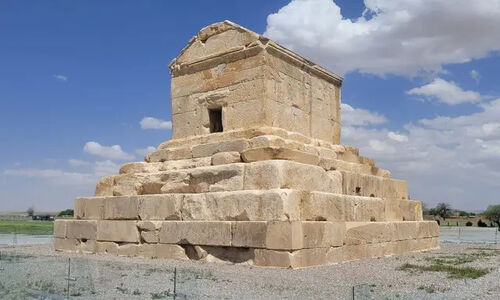 میراث هخامنشی برای اولین بار میزبان جشن باشکوه شب چله در جوار آرامگاه کوروش شد!