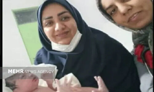 نجات معجزه‌آسا مادر و نوزاد در دل طوفان و طغیان رودخانه‌های دلگان