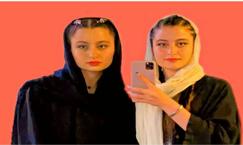 تیکه سنگین به کلاس بازیگری سارا و نیکای پایتخت… ای دوتا حرف بلد نیستن بزنن بعد الان اومدن…
