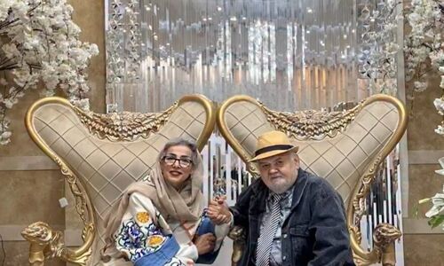 نگاهی به چیدمان منزل شاهانه و مجلل «اکبر عبدی» کمدین محبوب و همسرش/ از مبلمان سلطنتی و مدرن تا چراغ های سنتی و کتابخانه پر ار کتاب