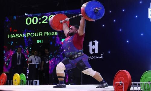 رقابت نفس‌گیر در جام فجر وزنه‌برداری؛ حسنبایف ترکمنستانی قهرمان شد!