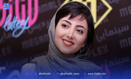 زیبا کرمعلی بازیگر فیلم لاتاری با پیراهن آستین کوتاه