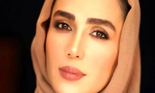 سوگل طهماسبی با لباس عروس رنگین و سنگین، راز شیک‌پوشی و حجب و حیا را آشکار کرد!