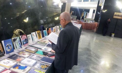 نمایشگاه «بهارستان کتاب» با ۲۰۰ اثر نمایندگان مجلس در صحن بهارستان برپا شد