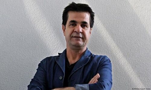 حکم غیابی یک سال حبس و ممنوعیت خروج برای جعفر پناهی اعلام شد!