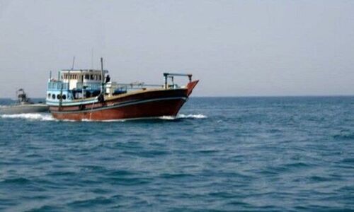 سرهنگ فراهی: ۱۲ شناور حامل سوخت قاچاق در آب های دریای عمان توقیف شدند