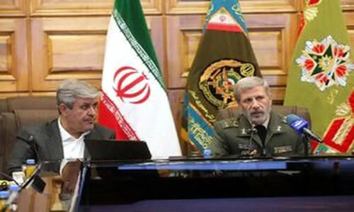 سرلشکر حاتمی: ارتش ایران لحظه‌ای در تقویت توان دفاعی عقب نمانده است!