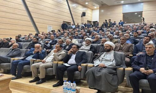 یادواره‌ای بی‌نظیر از شهدای غواص لشکر ۴۱ ثارالله در زرند؛ قاب‌های پر از درد و افتخار