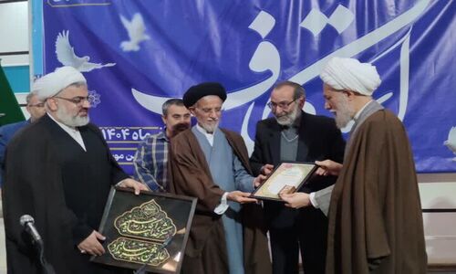تقدیر ویژه از خادم برجسته مراسم معنوی اعتکاف در فارس؛ پشت صحنه‌ای که نمی‌دانستید!