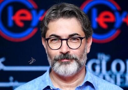 نگاهی به ذهن شگفت‌انگیز «پارسا پیروزفر» در نقاشی‌هایش / از پرتره‌های سیاه‌سفید آقای هندسه و آهنگر گرفته تا دلقک رنگی و استاد تاریخ و هنر …
