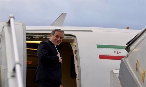سید عباس عراقچی برای اولین دیدار رسمی وزیر خارجه به باکو سفر کرد