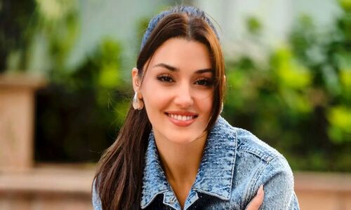 سلفی زیبا و متفاوت هانده ارچل در حمام سنتی + عکس