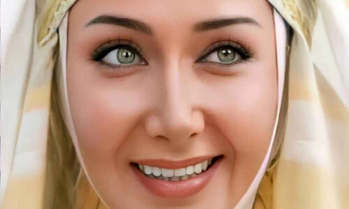 (فیلم) گریه شدید مصطفی زمانی در پشت صحنه جوان شدن زلیخا در سریال یوسف پیامبر / همه بی اختیار گریه می کردیم!