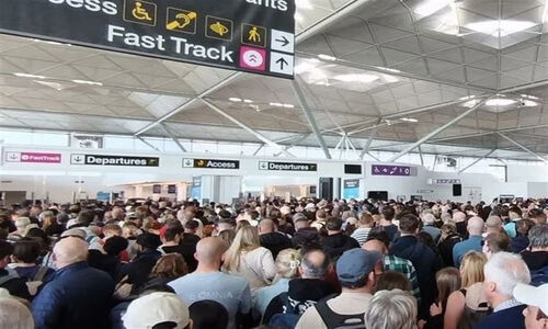 اختلال در پروازهای فرودگاه لندن به دلیل اعتصاب کارکنان