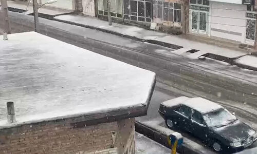 بارش برف در روستای قره‌بابا