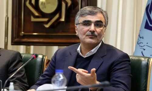 فرزین: عرضه ارز در بازار افزایش می‌یابد/ عملیات تامین ارز‌ با قوت در بانک مرکزی ادامه دارد
