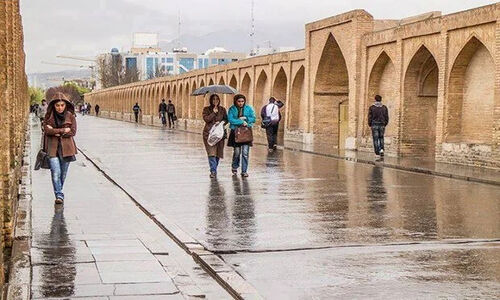 هوای اصفهان بارانی و تازه؛ شاخص کیفیت هوا در مرز بنفش قرار گرفت!