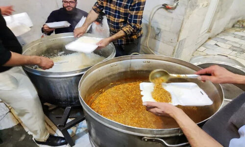 ۵۰۰ پرس غذای گرم با عشق به اهل‌بیت در کامیاران پخت و توزیع شد