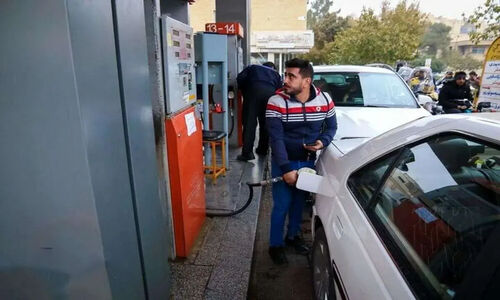 دولت سقف ذخیره سهمیه بنزین ۱۵۰۰ تومانی را به ۶ ماه محدود کرد؛ مازاد به‌طور خودکار حذف می‌شود!