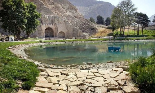 چشمه تاریخی طاق‌بستان پس از ماه‌ها بی‌آبی دوباره جوشید؛ کرمانشاه غرق در زیبایی شد!