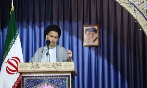 نماینده ولی‌فقیه در لرستان: پژوهش‌های کاربردی، کلید طلایی استقلال کشور است!