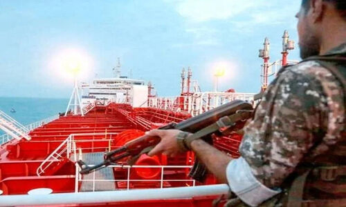 توقیف ناگهانی کشتی خارجی در دریای عمان؛ پشت پرده ماجرا چیست؟