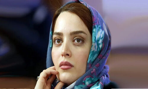 بهنوش طباطبایی با کت خز کرمی و حلقه‌ای جنجالی در کنسرت علیرضا عصار ظاهر شد!